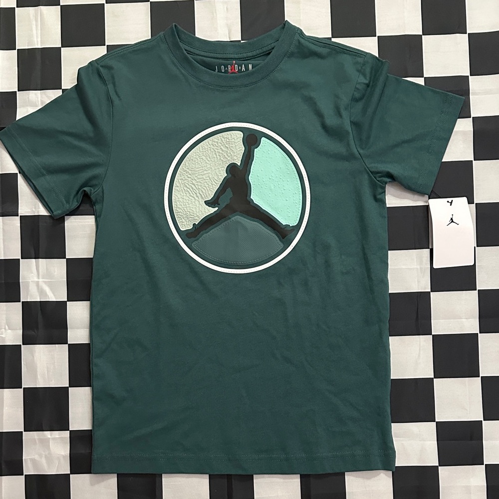 NWT Jordan Youth Boys Embroidered Teal Green T-Shirt with Iconic Emblem Medium